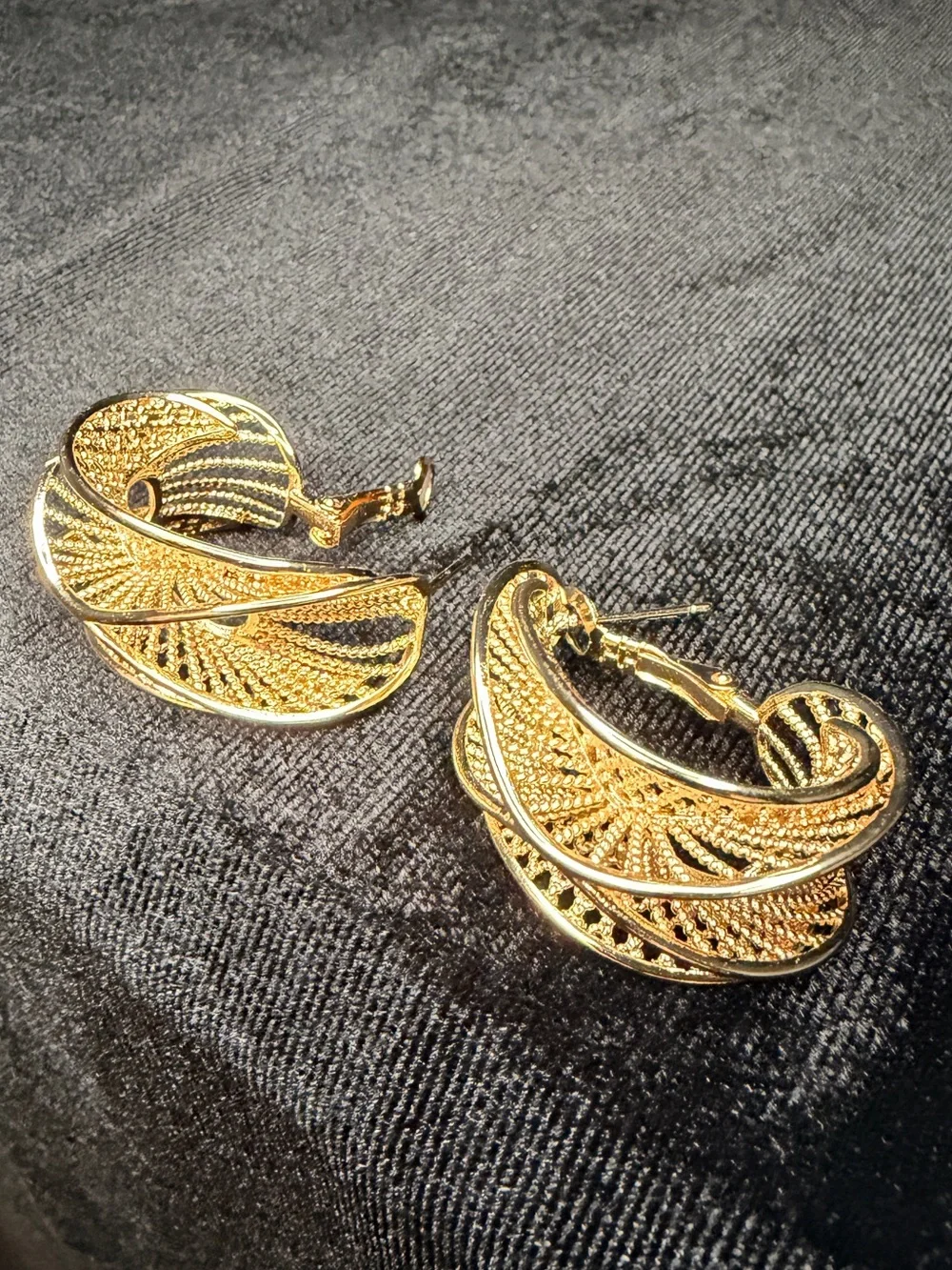Textured Filigree Ribbon Inspired Swirl Hoop Earrings Elegant Curves Gold Finish